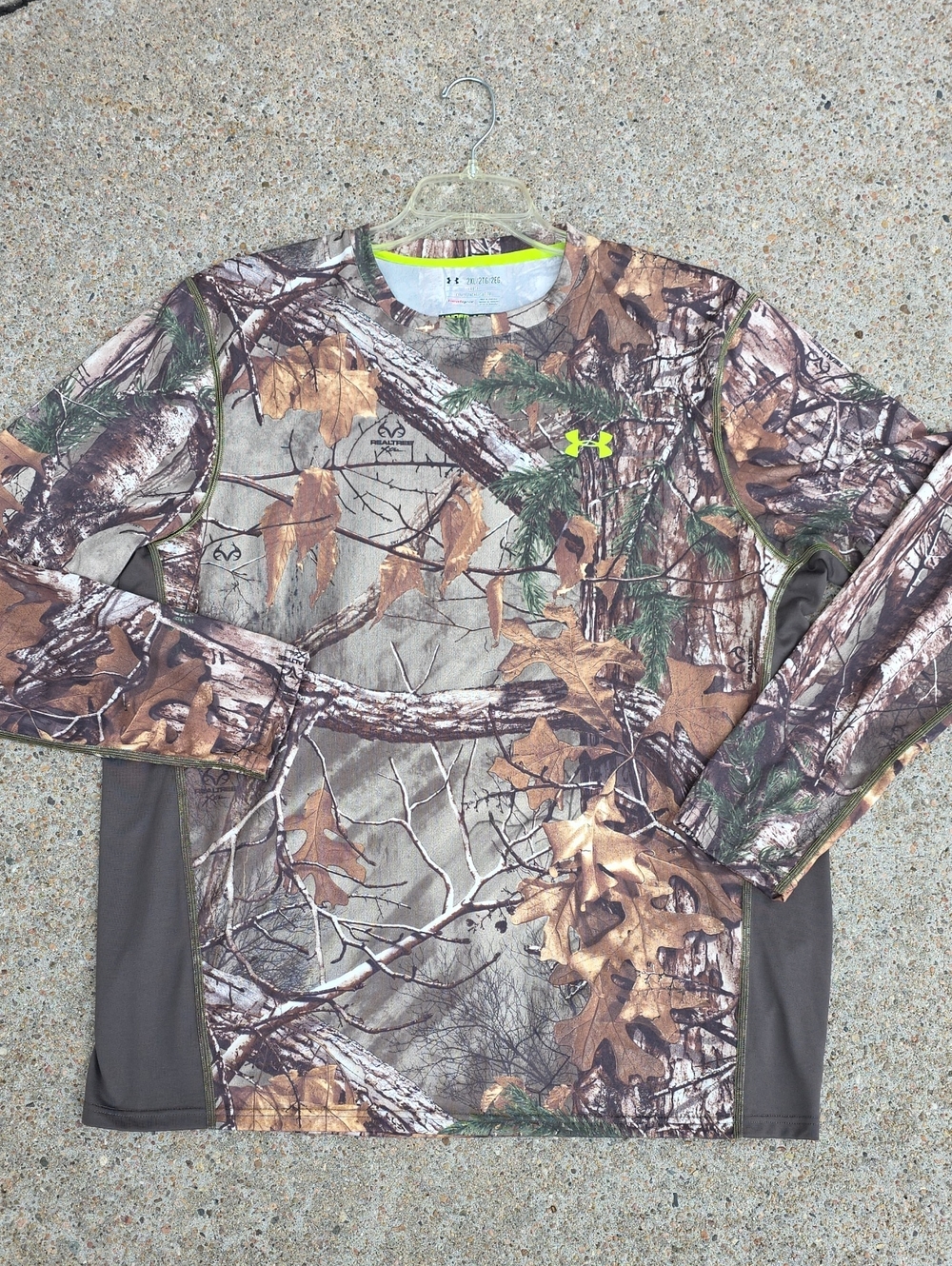 Under Armour X Realtree Camo Heatgear Scent Control Loose Fit Shirt Size 2XL